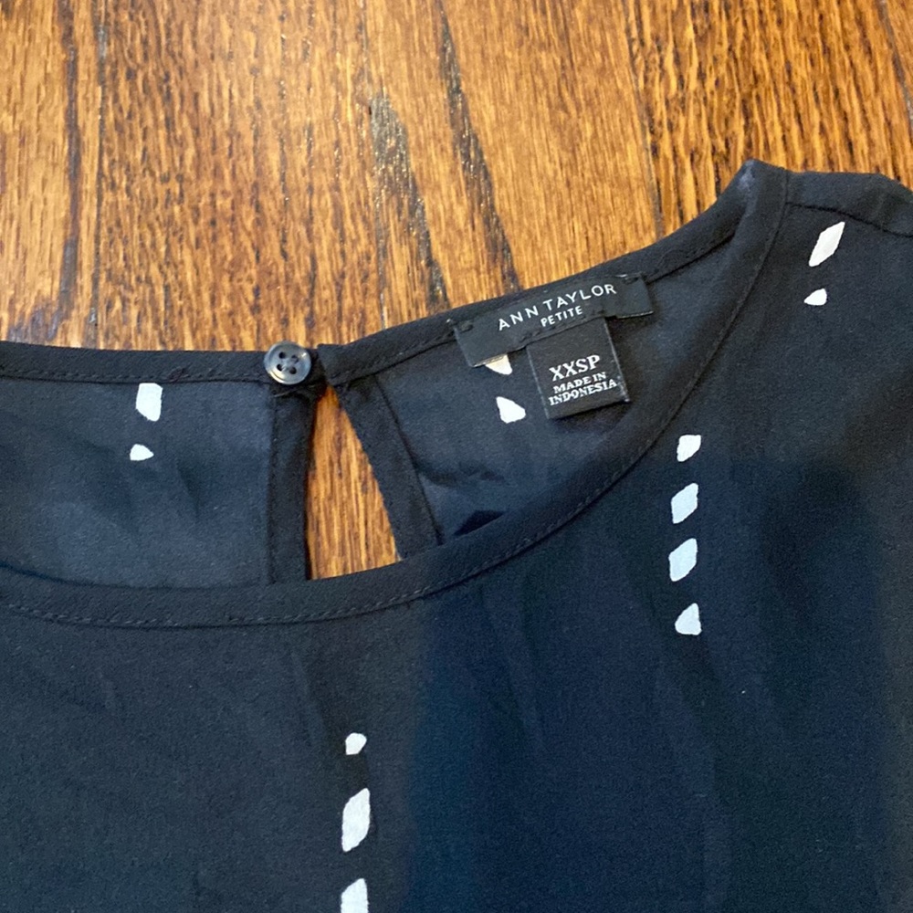 2 Blouse Set - Picture 2 of 3